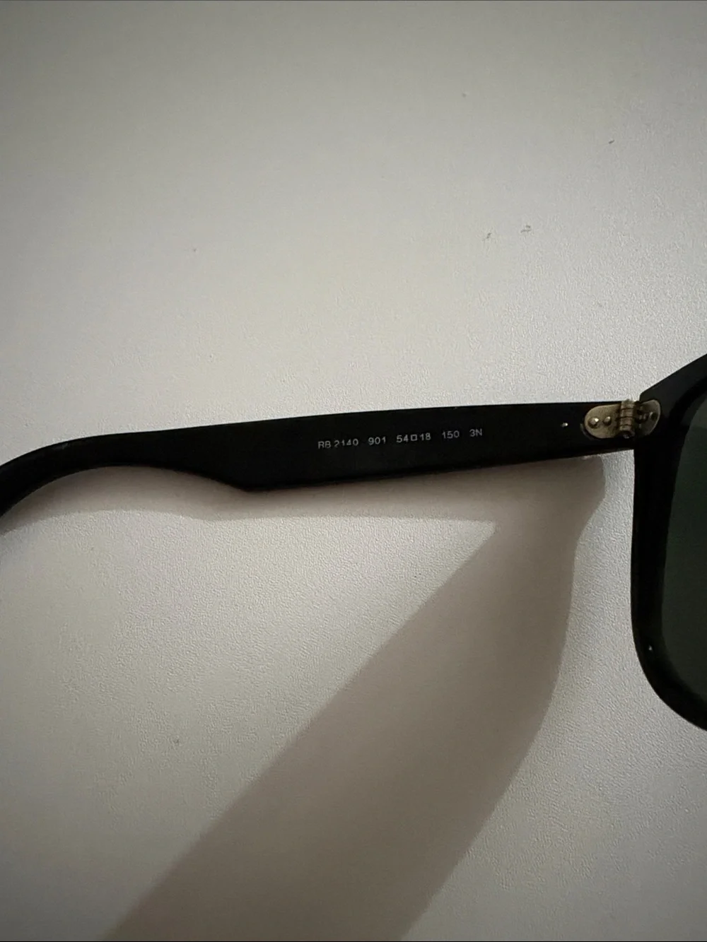 Ray-Ban RB2140 Black Sunglasses with Black Case 54-18-140